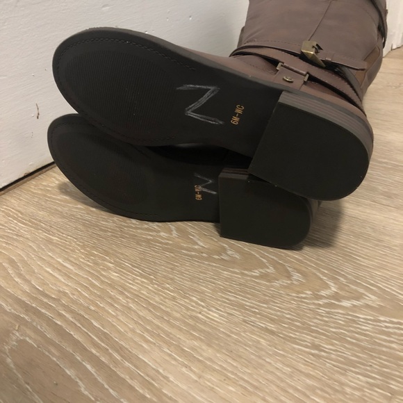 Guess winter snow boots size 6 - Picture 9 of 9